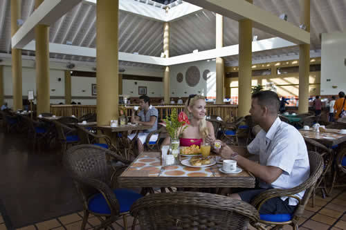Sunsol Ecoland And Beach Resort Pedro Gonzalez ร้านอาหาร รูปภาพ